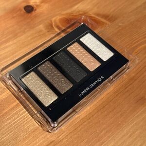 CHANEL Lumiere Graphique Eyeshadow Palette (limited edition)